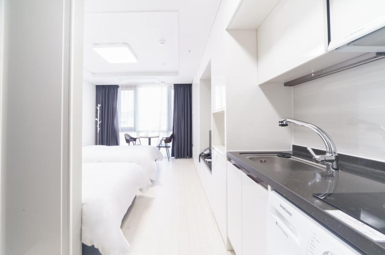 The Venezia Suite Hotel Chuncheon Exterior foto